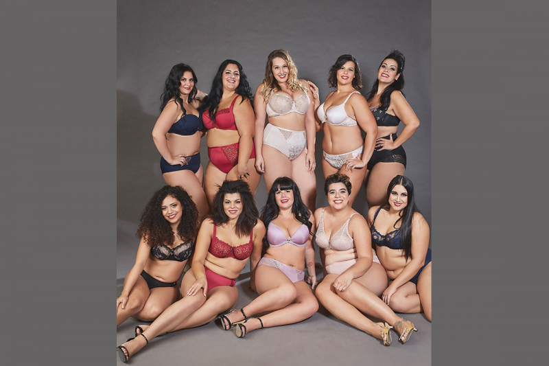 Sinnlich und Sexy - der Kalender für kurvige Frauen - TheCurvyMagazine