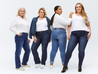Frauen in Jeans